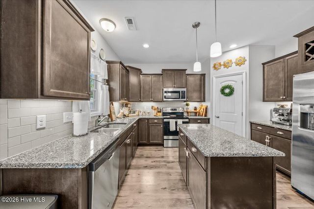 1024 Hydrangea Drive, Aberdeen, NC 28315