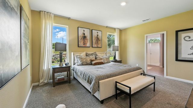 105 TYLER Street, Grandview, TX 76050