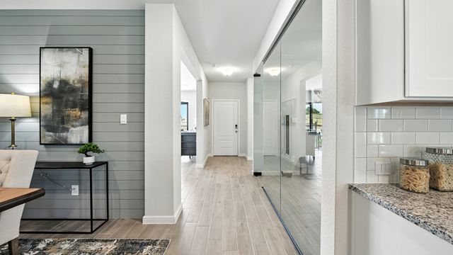 105 TYLER Street, Grandview, TX 76050