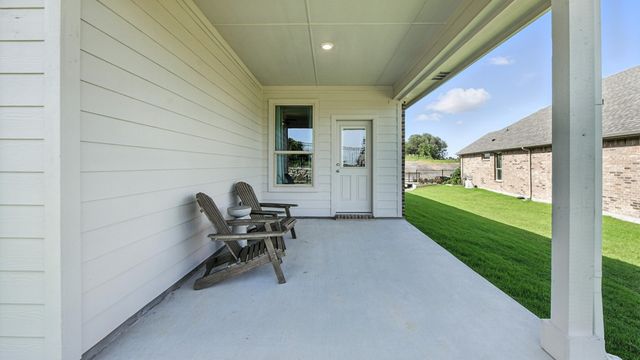 105 TYLER Street, Grandview, TX 76050