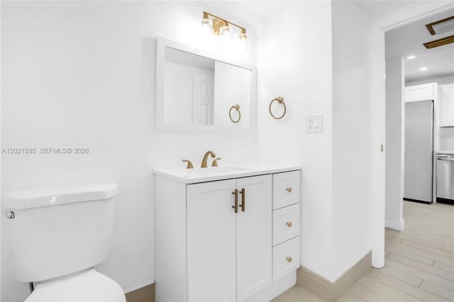 20379 W Country Club Dr 1237, Aventura, FL 33180