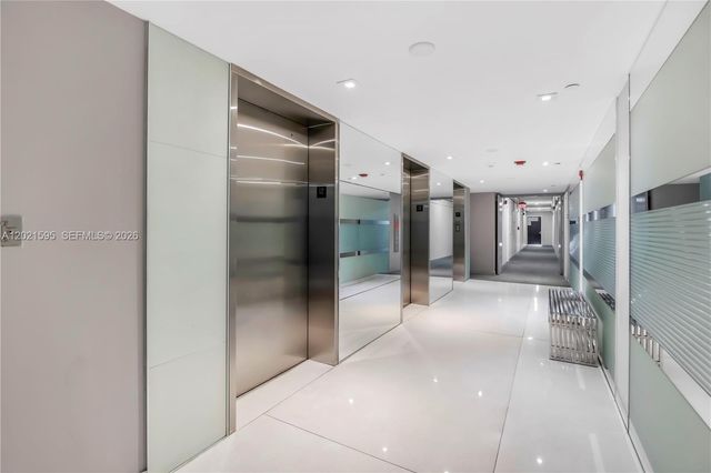 20379 W Country Club Dr 1237, Aventura, FL 33180