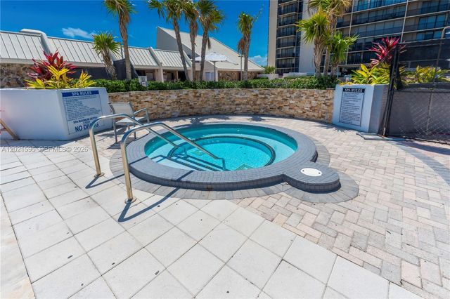 20379 W Country Club Dr 1237, Aventura, FL 33180