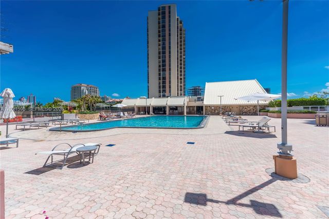 20379 W Country Club Dr 1237, Aventura, FL 33180