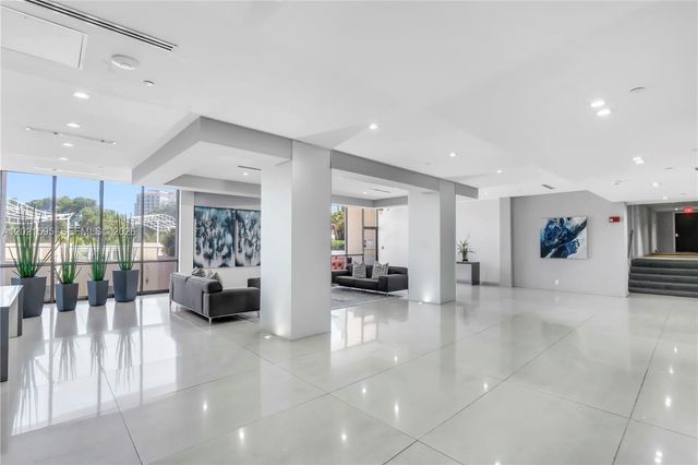 20379 W Country Club Dr 1237, Aventura, FL 33180