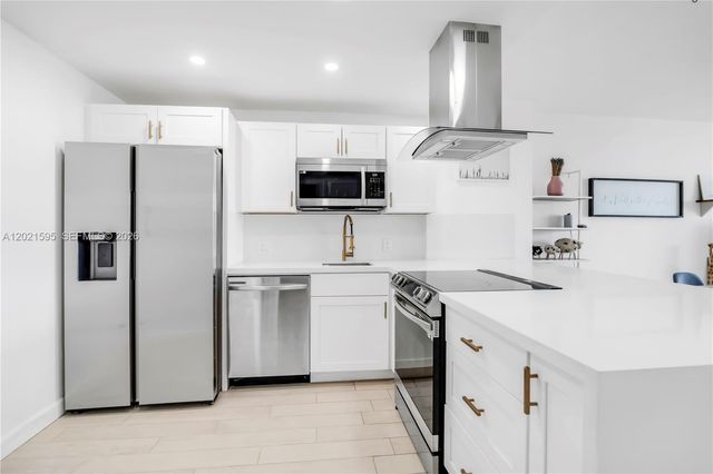 20379 W Country Club Dr 1237, Aventura, FL 33180