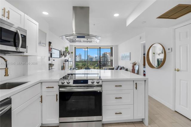 20379 W Country Club Dr 1237, Aventura, FL 33180