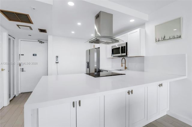20379 W Country Club Dr 1237, Aventura, FL 33180