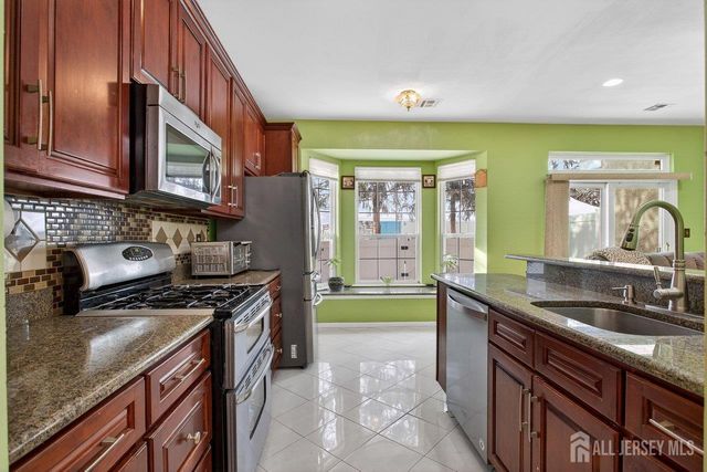 100 Ashford Drive, Plainsboro, NJ 08536