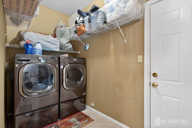 100 Ashford Drive, Plainsboro, NJ 08536