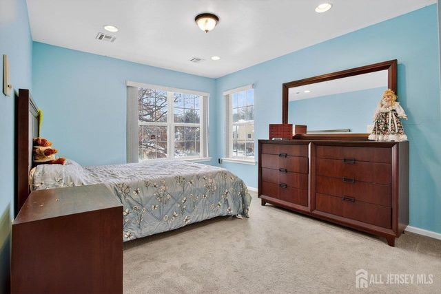 100 Ashford Drive, Plainsboro, NJ 08536