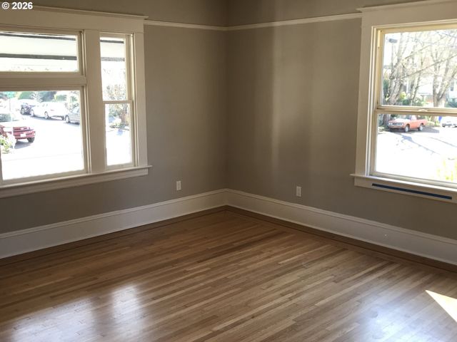 1035 Se 14TH Ave, Portland, OR 97214