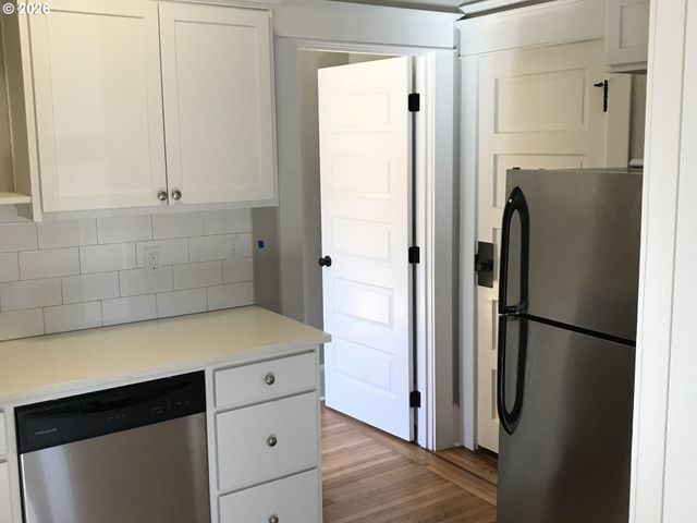 1035 Se 14TH Ave, Portland, OR 97214