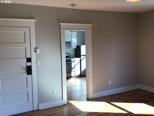 1035 Se 14TH Ave, Portland, OR 97214