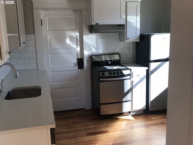 1035 Se 14TH Ave, Portland, OR 97214