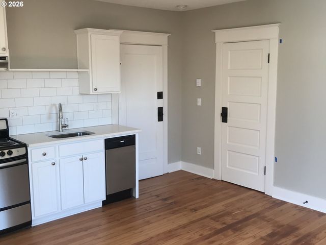 1035 Se 14TH Ave, Portland, OR 97214