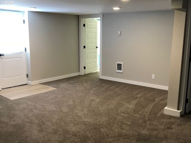 1035 Se 14TH Ave, Portland, OR 97214