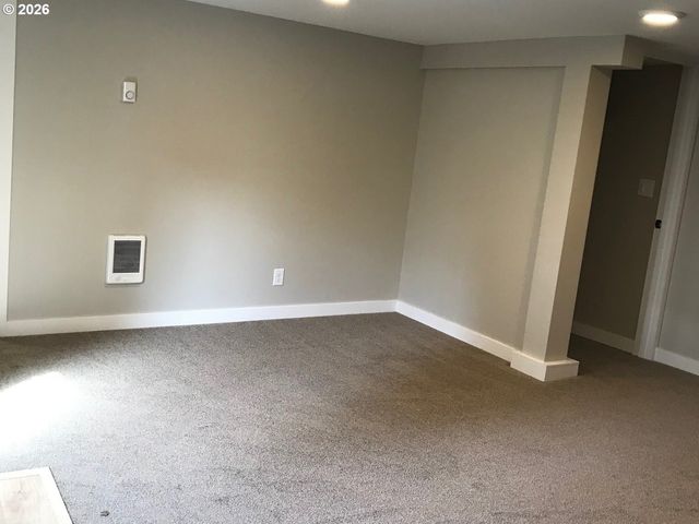 1035 Se 14TH Ave, Portland, OR 97214