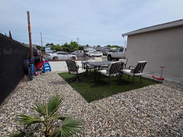 5920 79th St, Sacramento, CA 95824