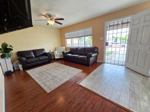 5920 79th St, Sacramento, CA 95824