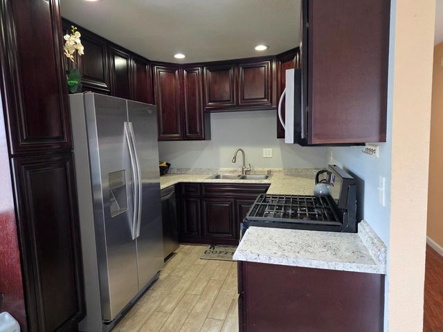 5920 79th St, Sacramento, CA 95824