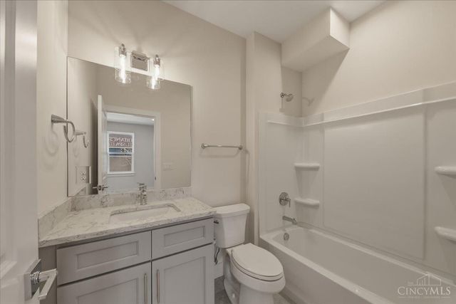 3912 Edwards Road, Cincinnati, OH 45209