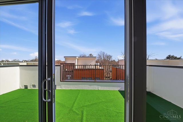 3912 Edwards Road, Cincinnati, OH 45209