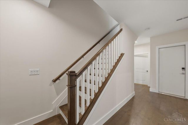 3912 Edwards Road, Cincinnati, OH 45209