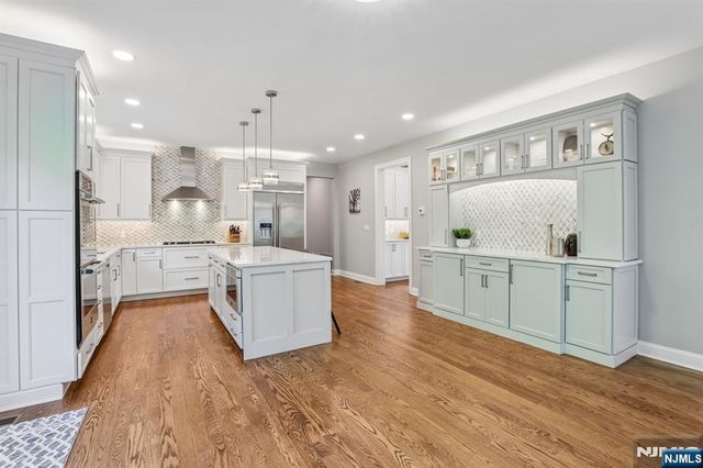 10 Massola Drive, Wayne, NJ 07470