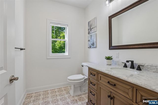10 Massola Drive, Wayne, NJ 07470