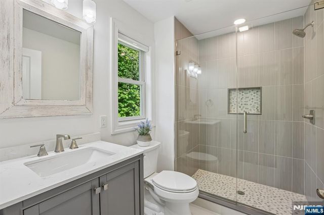 10 Massola Drive, Wayne, NJ 07470