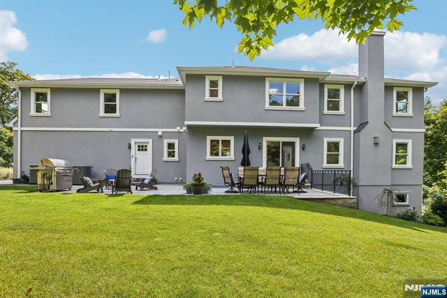10 Massola Drive, Wayne, NJ 07470