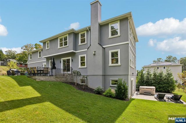 10 Massola Drive, Wayne, NJ 07470