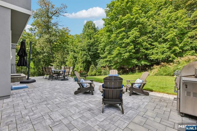 10 Massola Drive, Wayne, NJ 07470