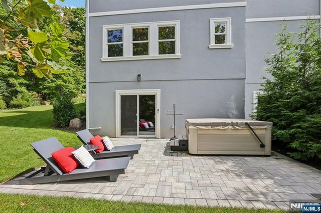 10 Massola Drive, Wayne, NJ 07470
