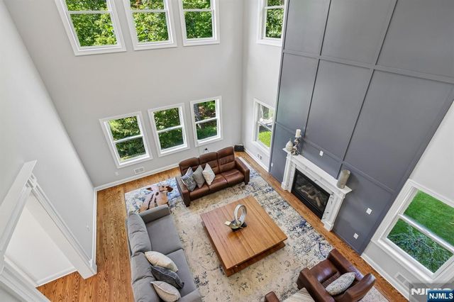 10 Massola Drive, Wayne, NJ 07470
