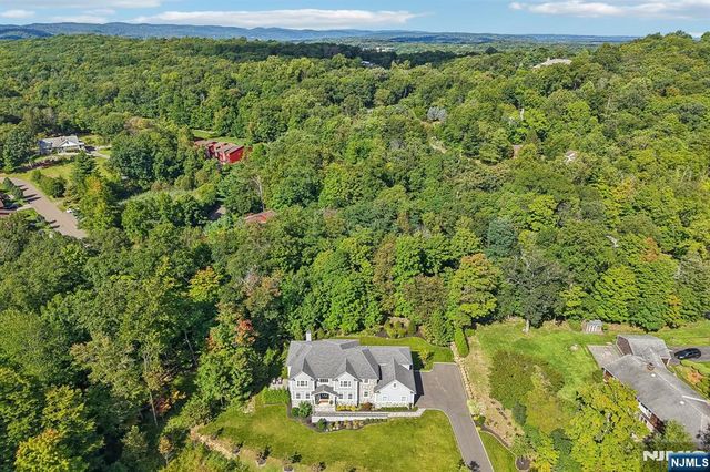 10 Massola Drive, Wayne, NJ 07470