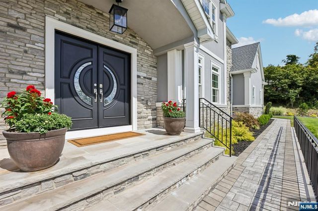 10 Massola Drive, Wayne, NJ 07470