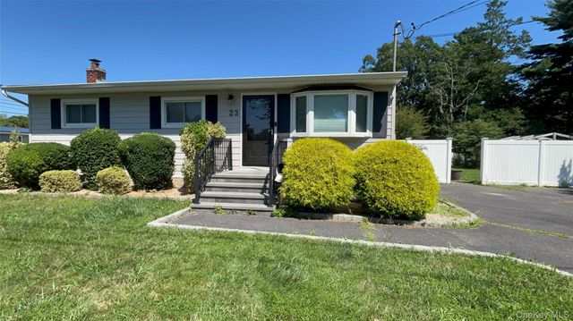23 Pine Street, Brentwood, NY 11717
