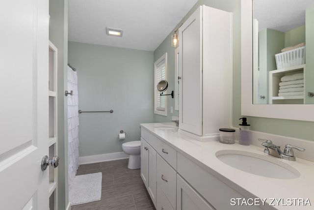 7904 Greendale Drive, Byron Center, MI 49315