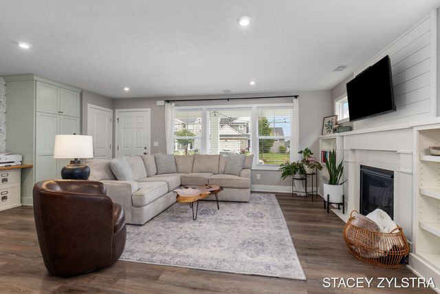 7904 Greendale Drive, Byron Center, MI 49315