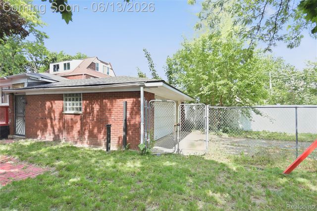 2555 W Boston Boulevard, Detroit, MI 48206