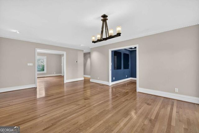 1040 Lindridge Drive NE, Atlanta, GA 30324