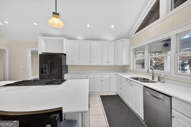 1040 Lindridge Drive NE, Atlanta, GA 30324