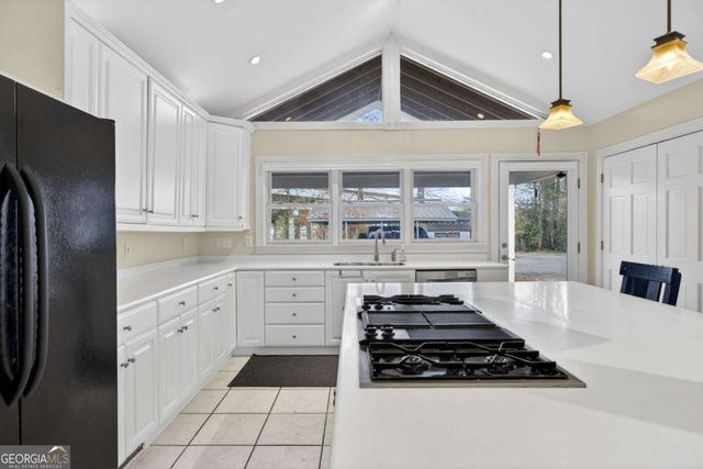 1040 Lindridge Drive NE, Atlanta, GA 30324