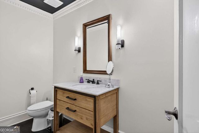 1040 Lindridge Drive NE, Atlanta, GA 30324