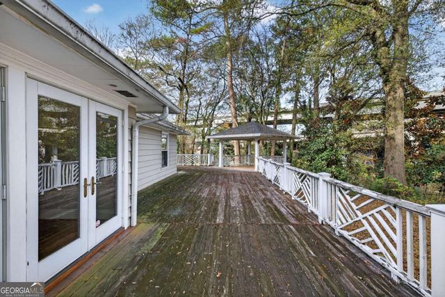 1040 Lindridge Drive NE, Atlanta, GA 30324