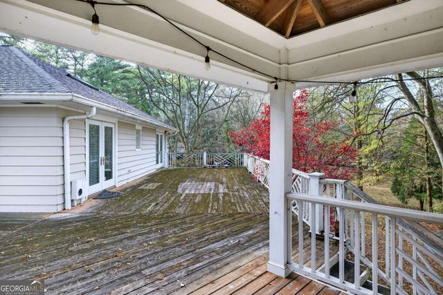 1040 Lindridge Drive NE, Atlanta, GA 30324