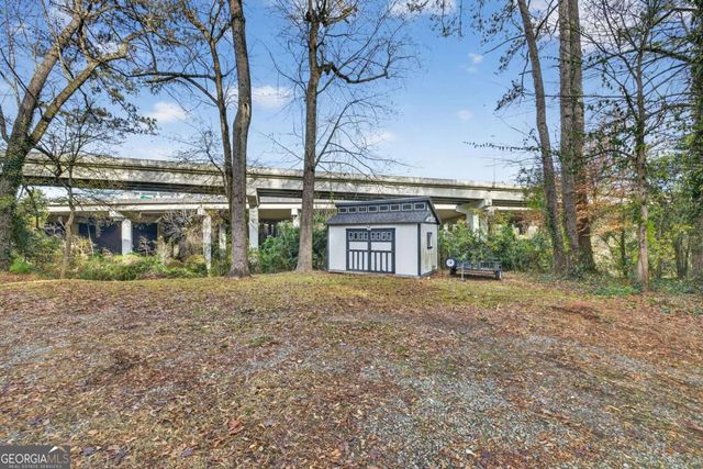 1040 Lindridge Drive NE, Atlanta, GA 30324