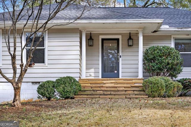 1040 Lindridge Drive NE, Atlanta, GA 30324